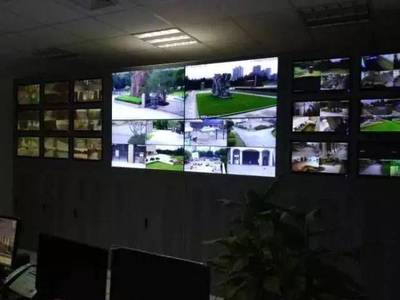 超市14人被困電梯，物業(yè)員工阻撓消防救援引爆眾怒